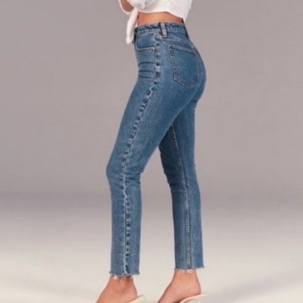 Abercrombie & Fitch Curve Love The Skinny High Rise Jean Raw Hem Size 0R or 25